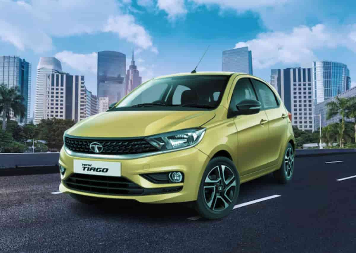 Tata Tiago : टाटा की टियागो दे रही है 30 का माइलेज और कीमत मात्र सिर्फ 5.50 लाख रूपए मार्केट में ढूंढने से भी नहीं मिलेंगी ऐसी कार , जानिए बहतरीन फीचर्स